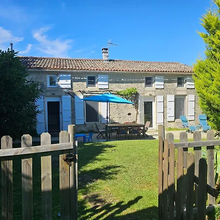 Maison Charentaise Avec Piscine Et Boulodrome *