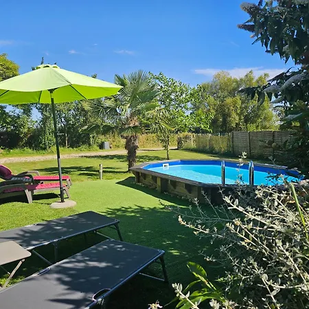 Maison Charentaise Avec Piscine Et Boulodrome