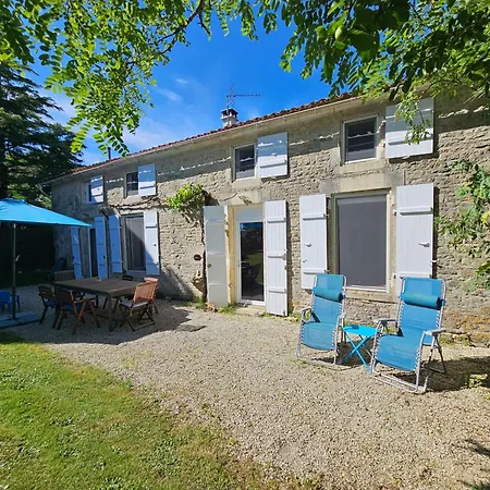 Maison Charentaise Avec Piscine Et Boulodrome