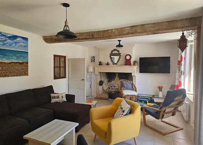 Maison Charentaise Avec Piscine Et Boulodrome Сasa de vacaciones *