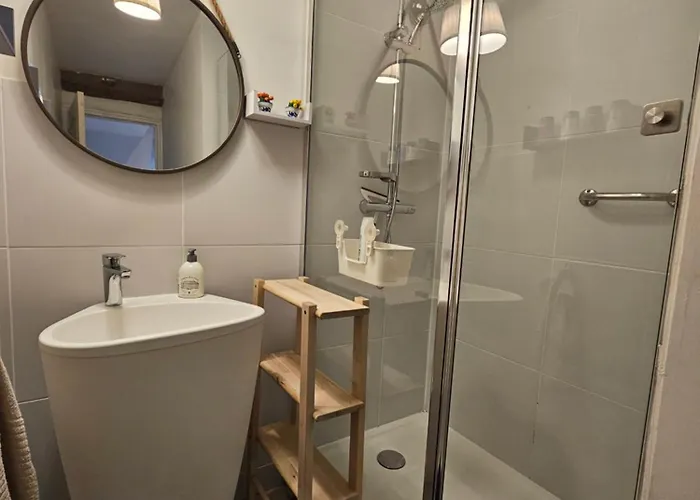 Сasa de vacaciones Maison Charentaise Avec Piscine Et Boulodrome Genouille (Charente-Maritime)